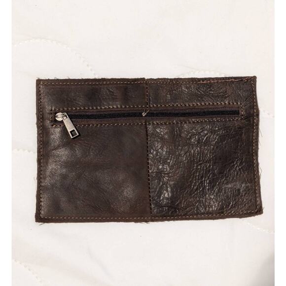 P & G Collection Black And White Cowhide Crossbody Bag w/ free wallet - Picture 7 of 8